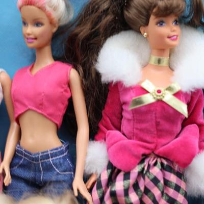 Barbie Dolls & Rolling Carrying Case