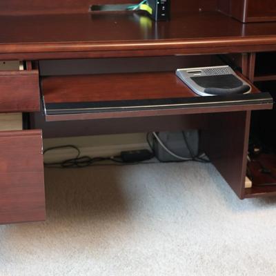 Office Desk (See Description)