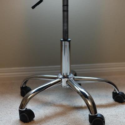 Adjustable Pink Computer Chair