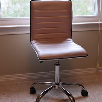 Adjustable Pink Computer Chair