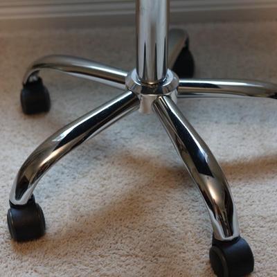 Adjustable Pink Computer Chair