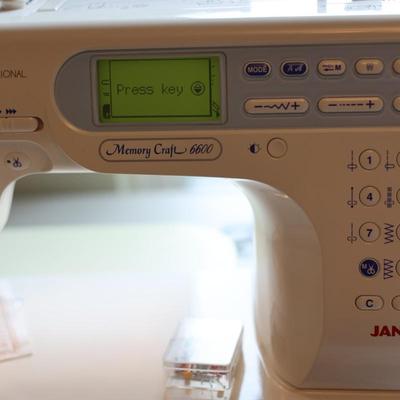 Memory Craft 6600 Sewing Machine