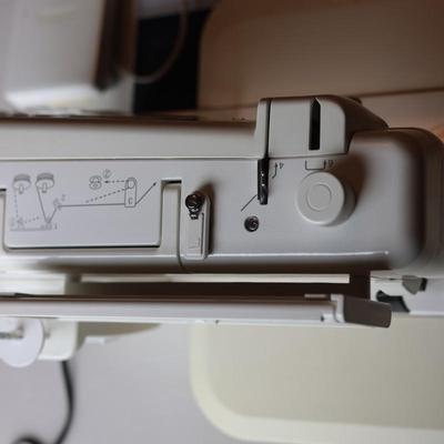 Memory Craft 6600 Sewing Machine