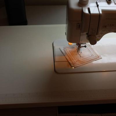 Memory Craft 6600 Sewing Machine
