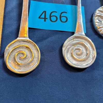 2 sets of salad servers