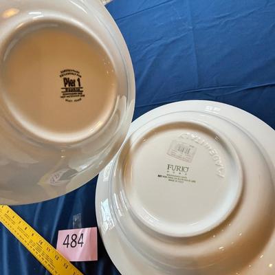 2 serving bowls