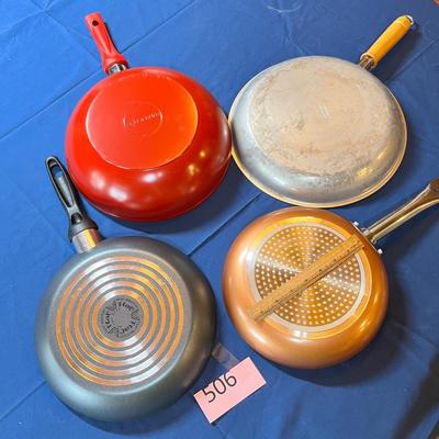 Lot of skillets