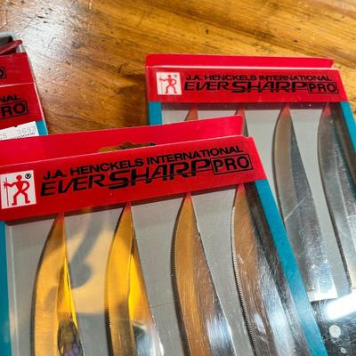 3 boxes of knives