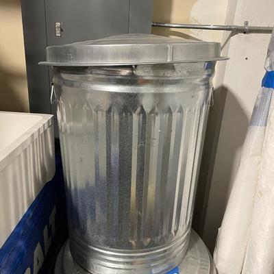 Galvanized Trash/Garbage Can with Lid