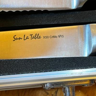 Steak knives in carrying case