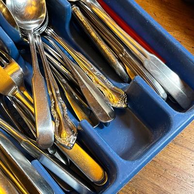 Tray of flatware