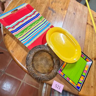 Lot of trays
