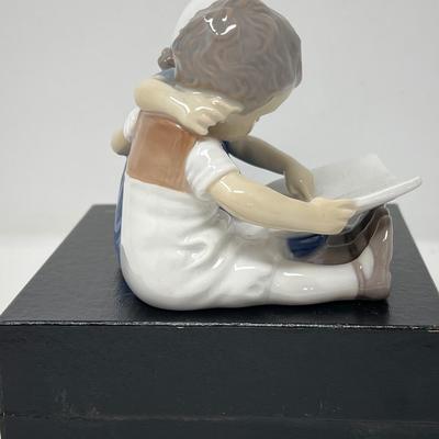 Bing and Grondahl #1567 Boy/Girl Reading Porcelain Figure
