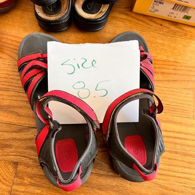 Women's Shoes Sz. 8-8.5 - Clarks, Teva, SoftSpot