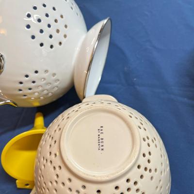 Plastic kitchen items