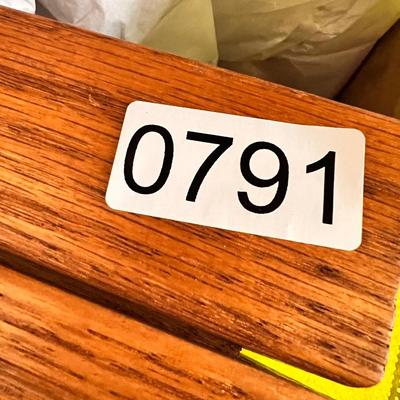 Colorful Mixed Decorative Lot