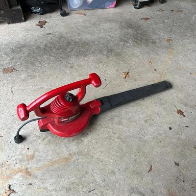 LEAF BLOWER
