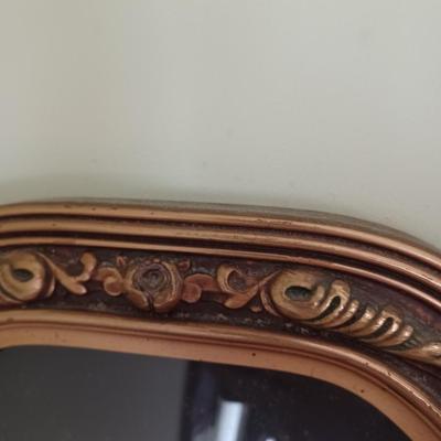 oval picture