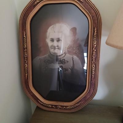 oval picture