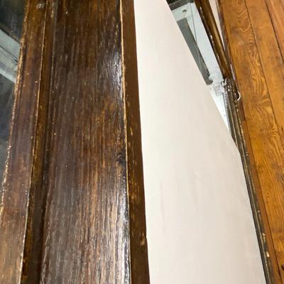 Brown Showcase with Two Shelves Lot Two