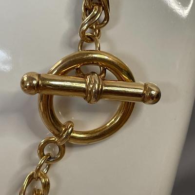 Heavy Gold Tone Toggle Clasp Necklace