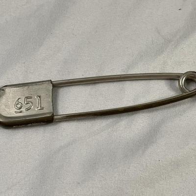 Risdon Laundry Safety Pin