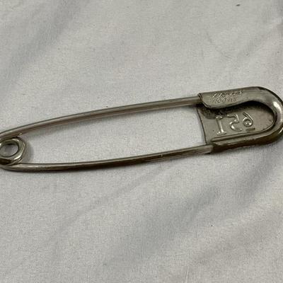 Risdon Laundry Safety Pin