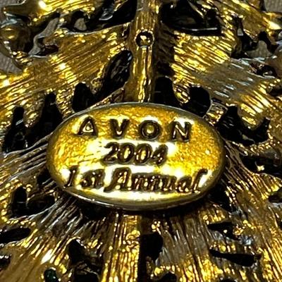 2004 Avon First Annual Christmas Tree Brooch