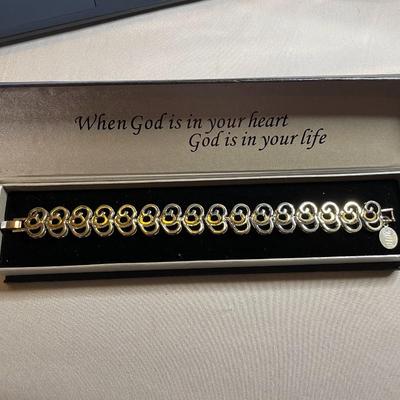God's Heart Bracelet - New In Box