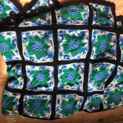 LOT 601D: Crochet Afghan Blankets incl. American Flag