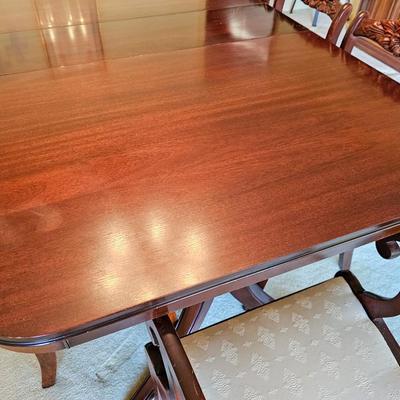 Drexel Dining Table & 8 Chairs