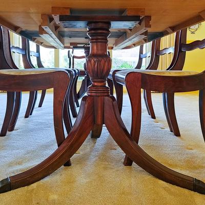 Drexel Dining Table & 8 Chairs