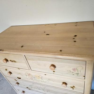 Thomasville Chest of Drawers