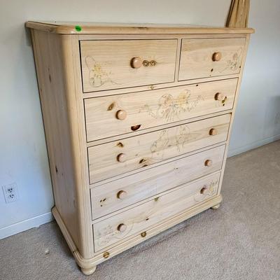 Thomasville Chest of Drawers