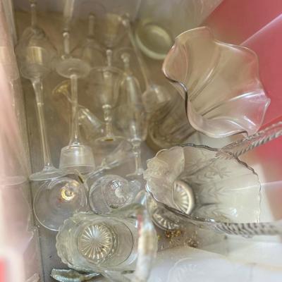 Glass lot - Estate glassware