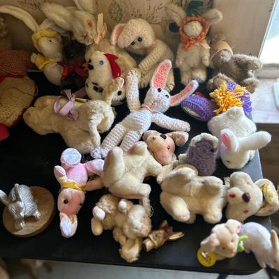 Easter bunny lot - Estate Fresh