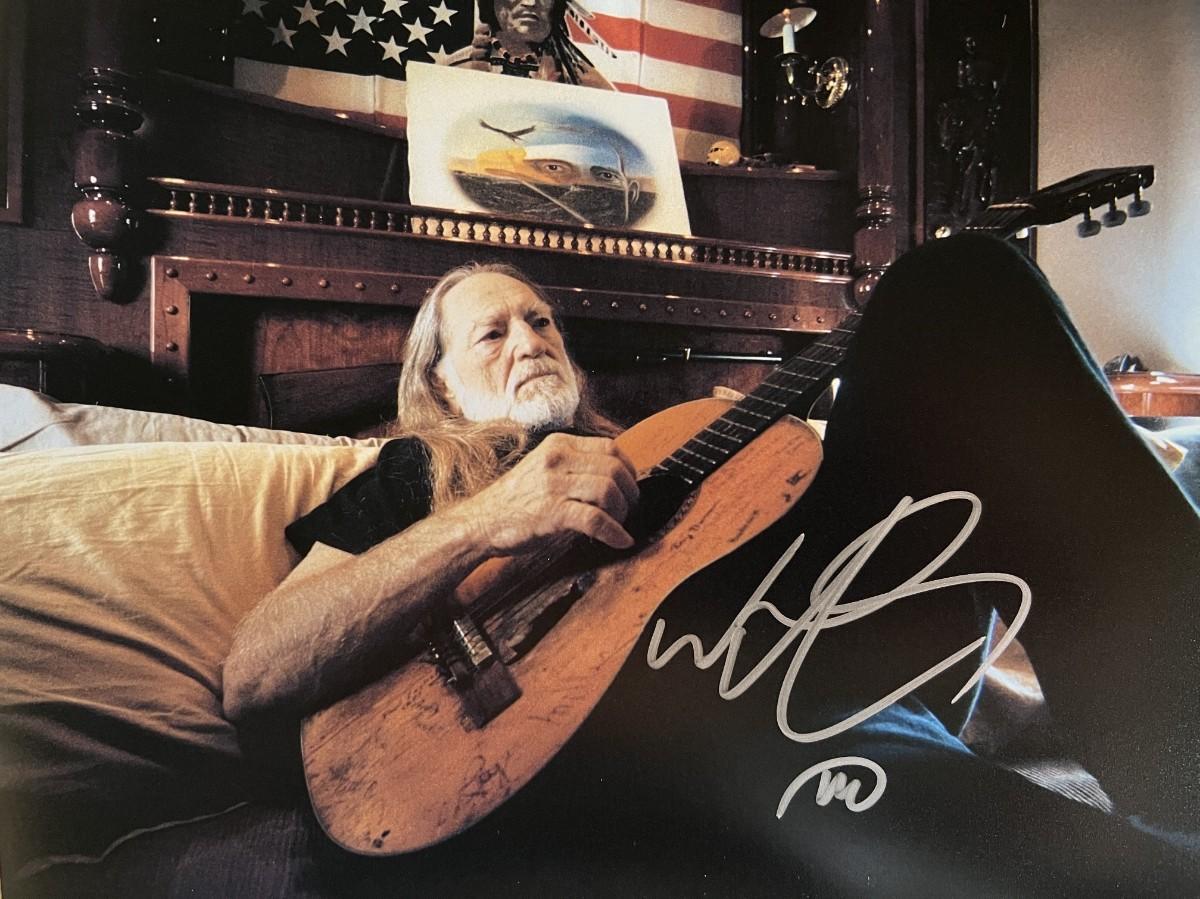 WILLIE NELSON Signed Autographed Photo pigtails COA Hologram