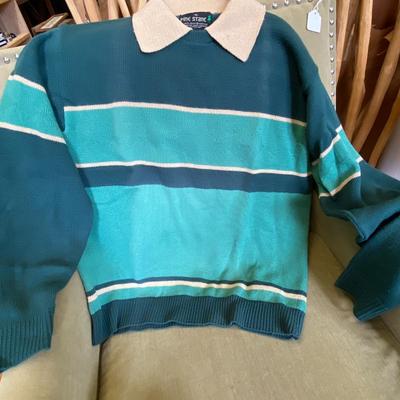 VINTAGE CLOTHING! Men's Green Sweater: Lot Sixteen