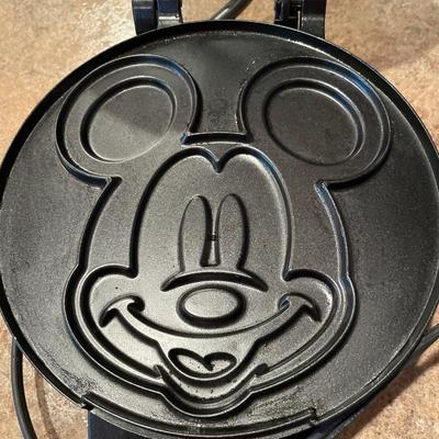 Mickey Mouse waffle iron