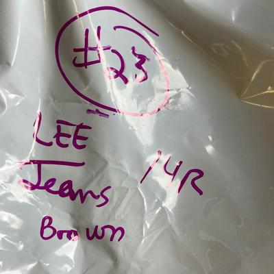 VINTAGE CLOTHING! Size Fourteen Lee Brown Jeans: Lot Twenty Three