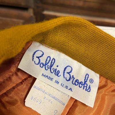 VINTAGE CLOTHING! BOBBIE BROOKS Gold Pleated Skirt: Lot Twenty Five
