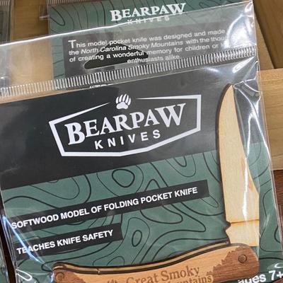 Lot of Bearpaw Starter Pocket Knives Set