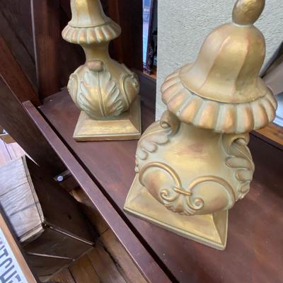 Farmhouse Mercantile Display and Vintage Hat Lot