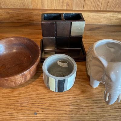 Elephant pot and holders