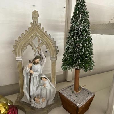 Farmhouse Mercantile Nativity and Tree Lot