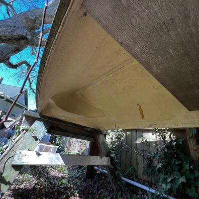 O1517 Fiberglass 12â€™9â€ Boat