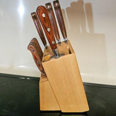 Farberware Knives in Block