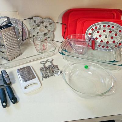 Misc. Kitchen Lot #1