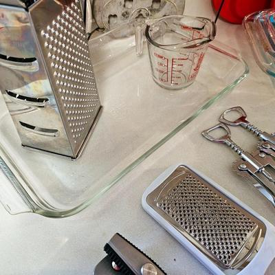 Misc. Kitchen Lot #1