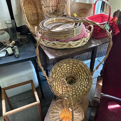 Basket lot - Estate fresh - All baskets seen in photos.